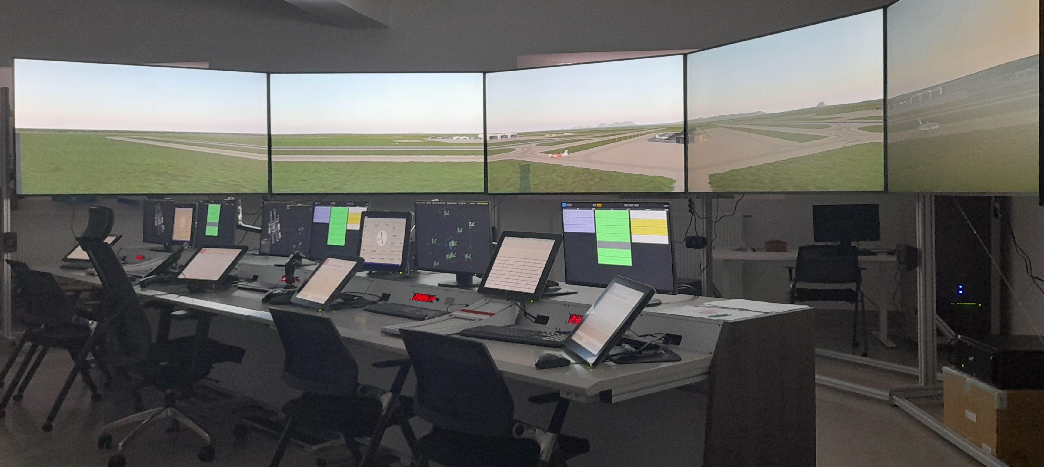 tower-Simulator-6-screens-console-chair-operating-skyradar